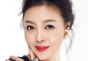 荣蓉的个人资料,才华横溢的文艺新星，多才多艺的人生旅程